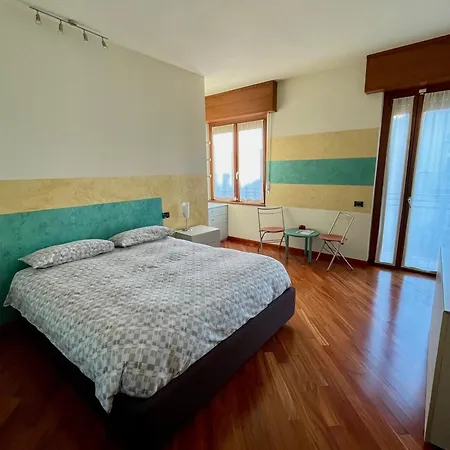 Apartment Adelaide Brescia